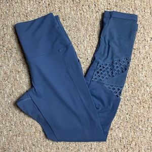 PINK VICTORIA’S SECRET ULTIMATE Periwinkle Leggings